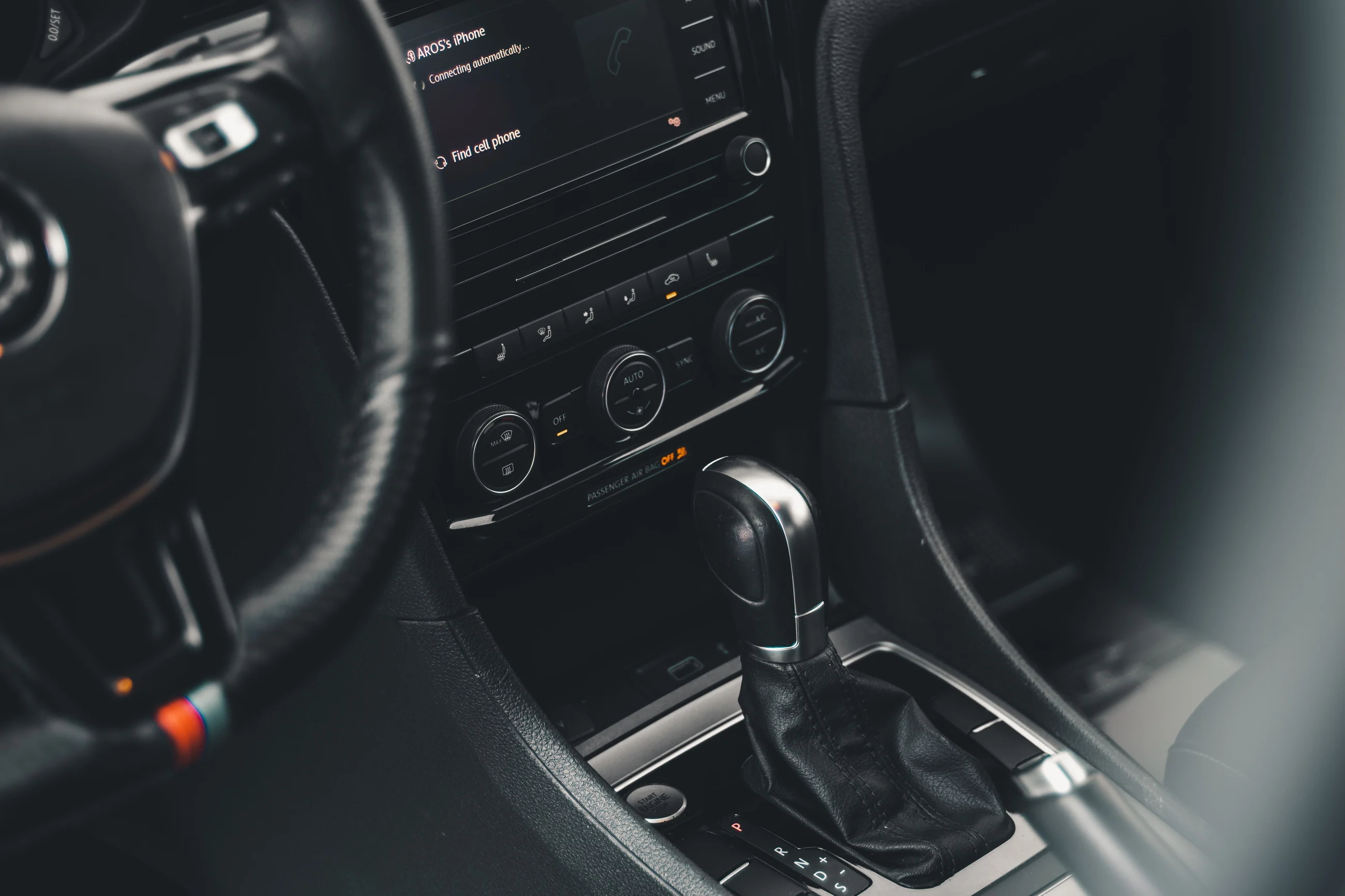 The automatic gear selector of a Volkswagen Golf